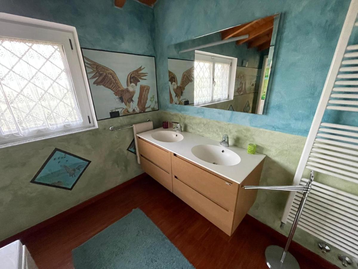 Lussuosa Villa Vicino Alla Stazione Caronno Pertusella Buitenkant foto